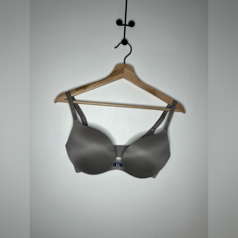 Victoria's Secret Elegant Gray Bra